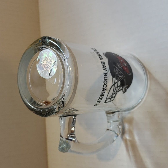 Tampa Bay Buccaneers Glass Beer Mug - Picture 2 of 7